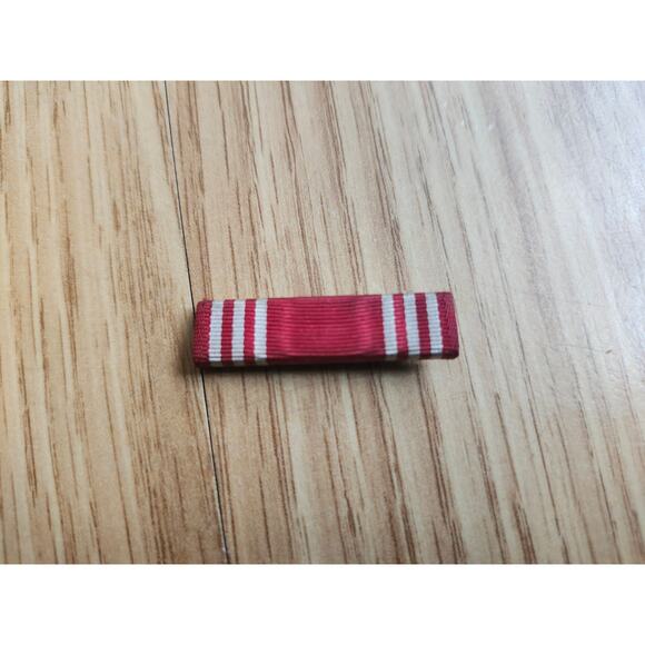Lot of 2 WWII US Army Good Conduct Medal Ribbon Bars – Red White Pin-Back - Picture 5 of 6
